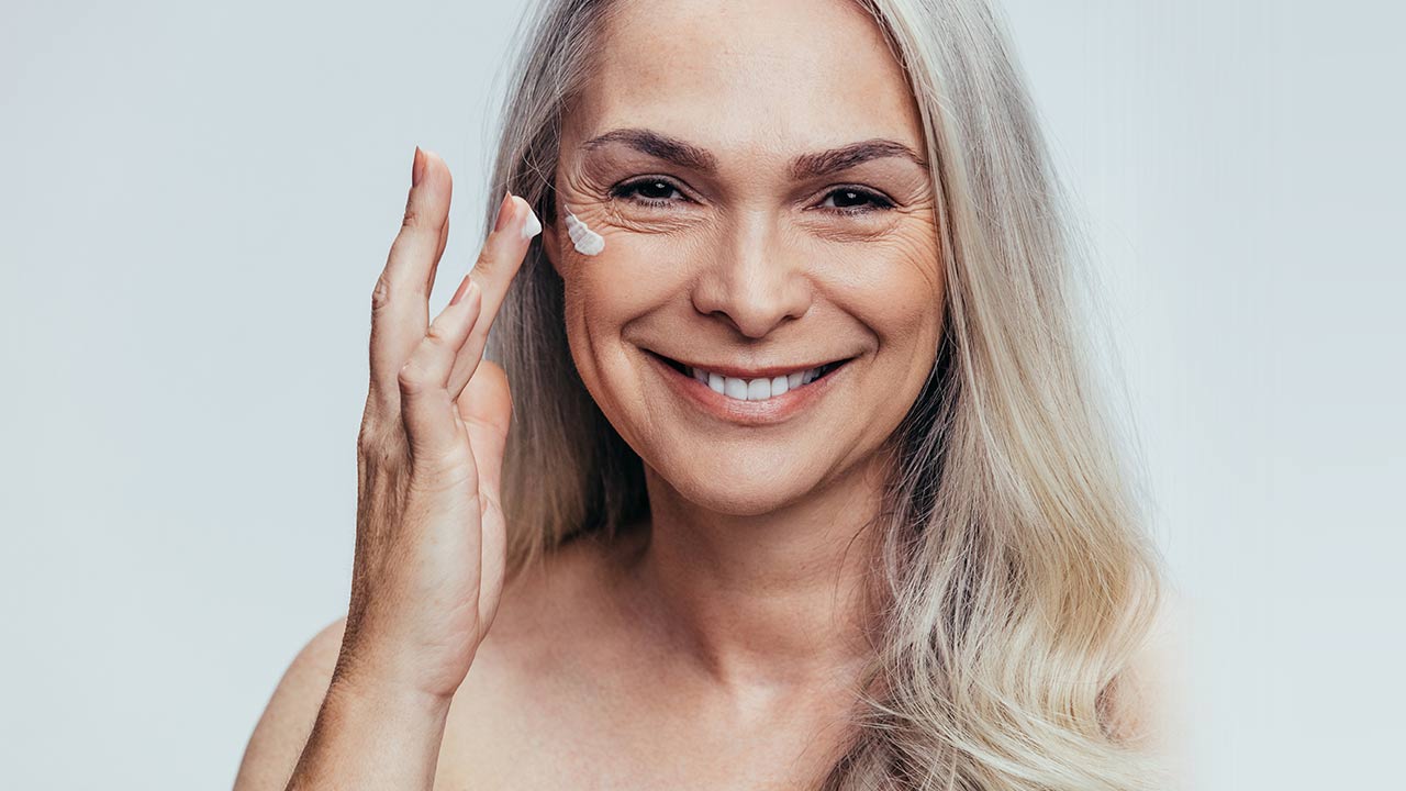 The Best Skin Care Routine for Aging Skin - L’Oréal Paris